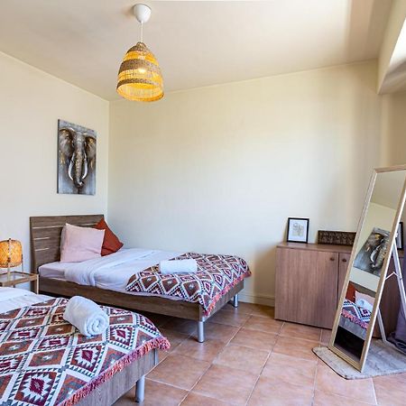 Celine'S 2 Bedrooms Apartment In Larnaca Center Εξωτερικό φωτογραφία