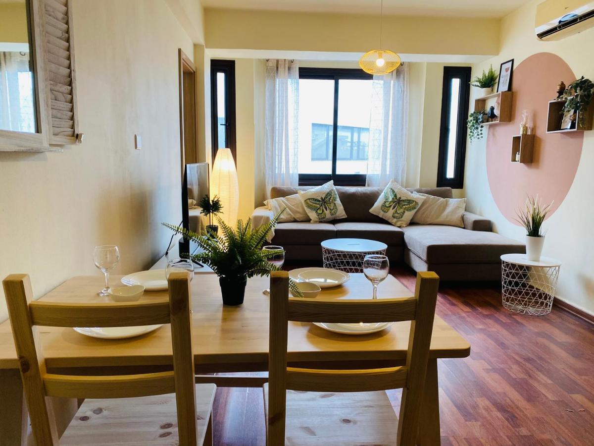 Celine'S 2 Bedrooms Apartment In Larnaca Center Εξωτερικό φωτογραφία
