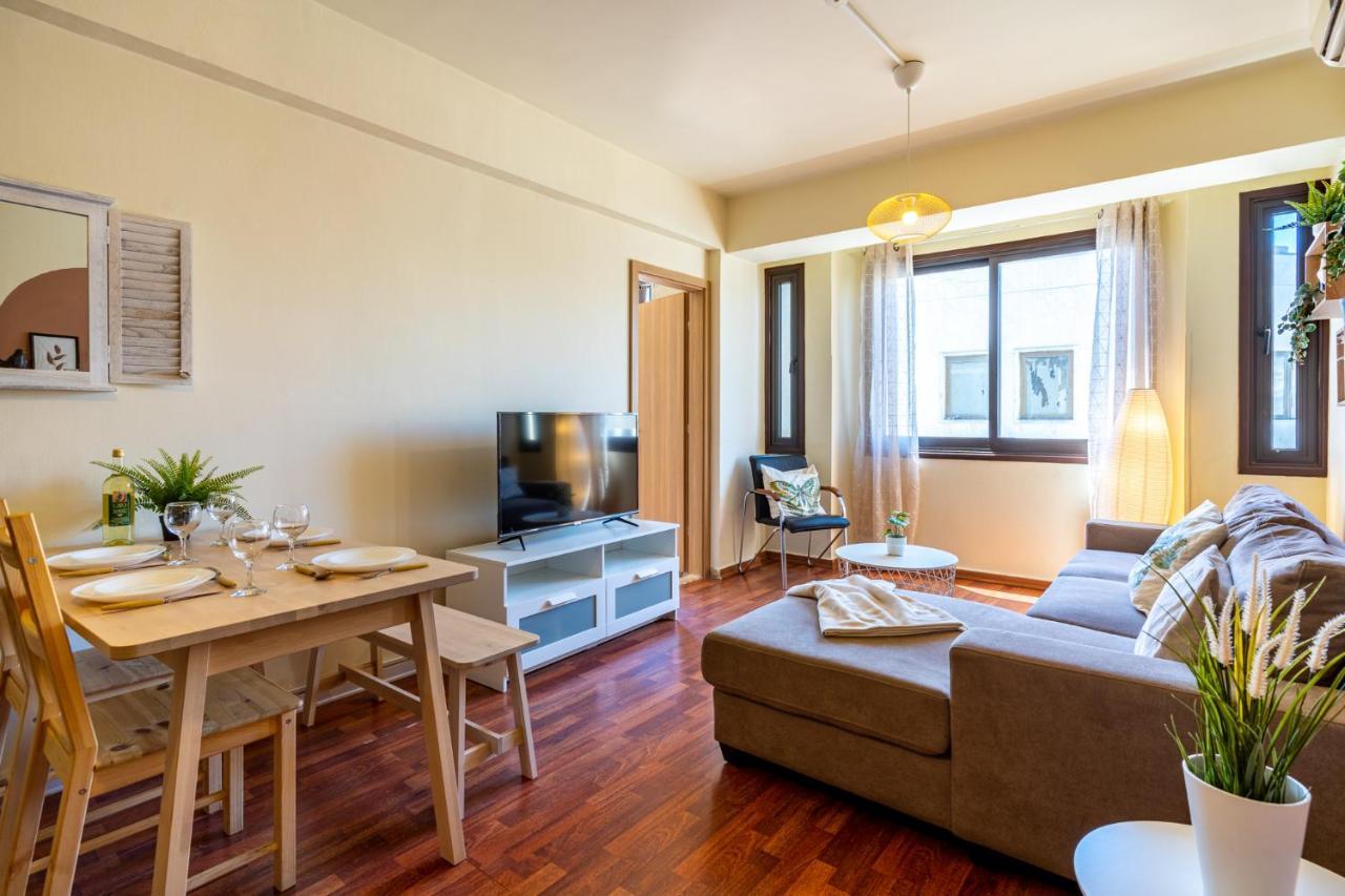 Celine'S 2 Bedrooms Apartment In Larnaca Center Εξωτερικό φωτογραφία
